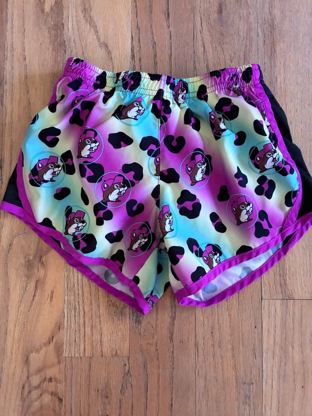 Buc-ee’s Girls Rainbow Leopard Beaver Lined Running Shorts Youth Medium
